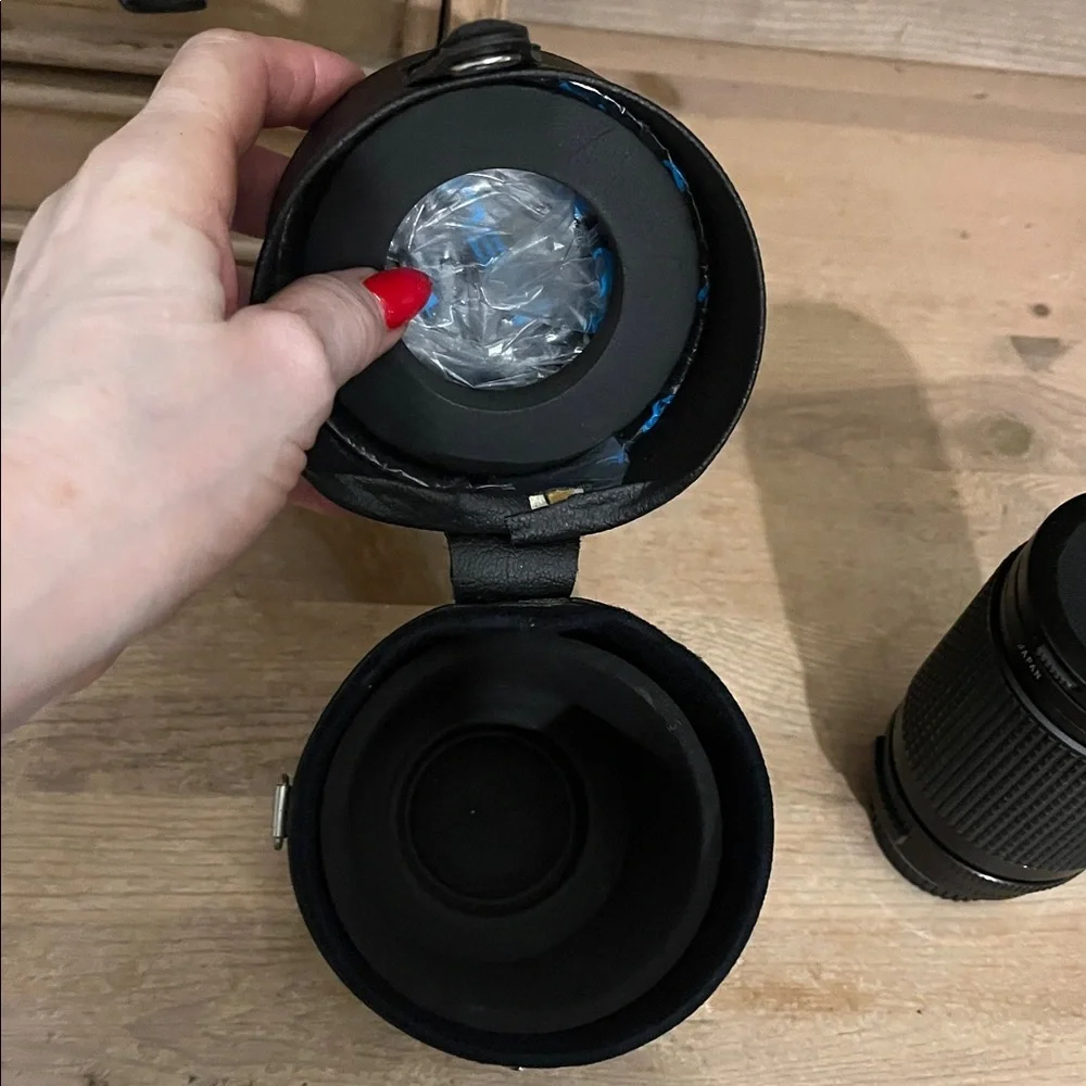Vintage Tokina AT-X Camera Lens Manual Focus Zoom 28-135mm 1:4-4.6 Case
